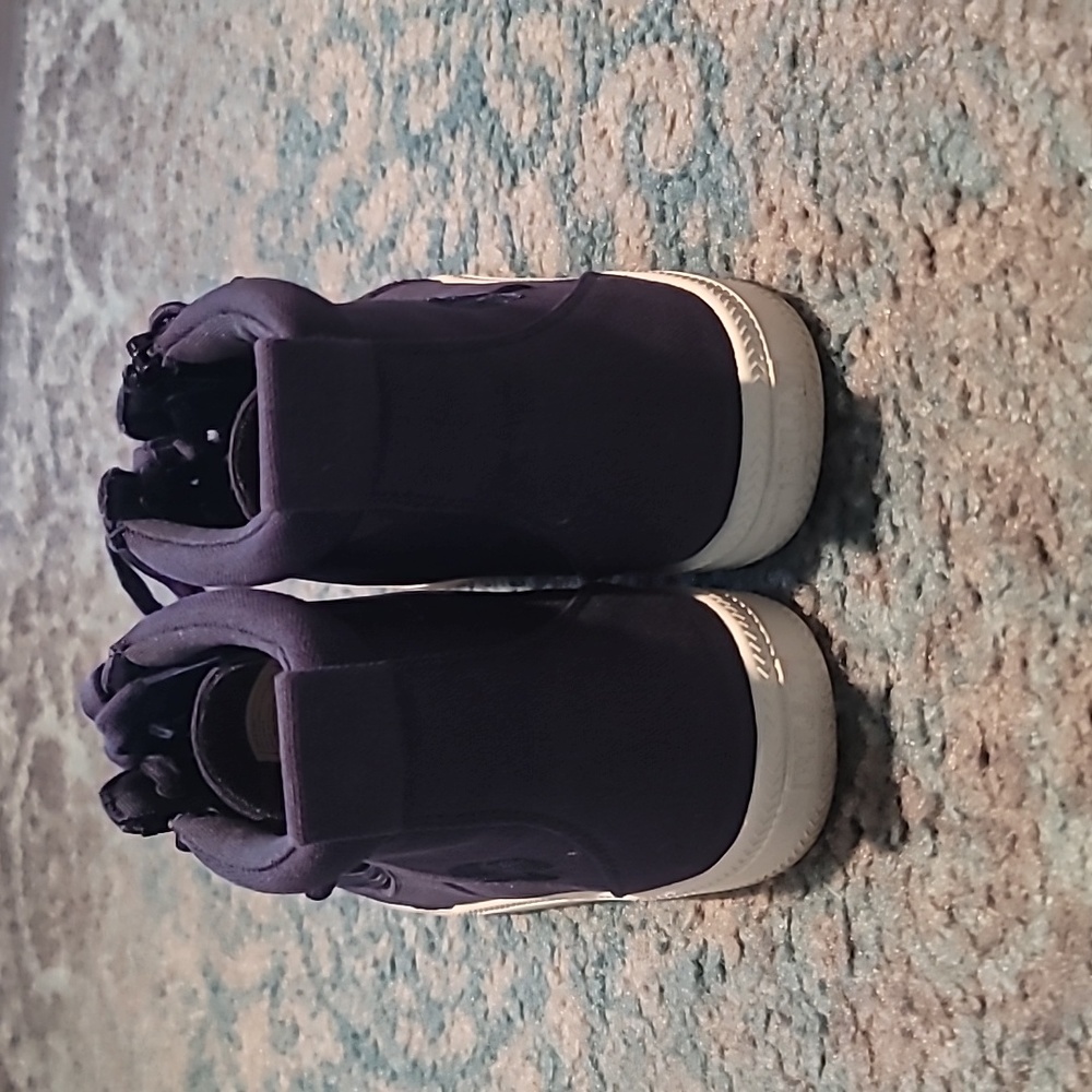 Shoes - Picture 3 of 3